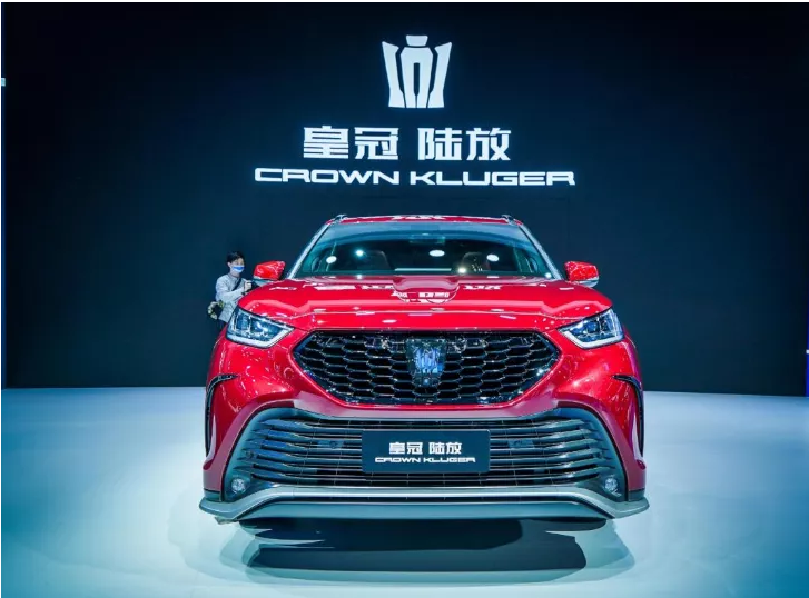 皇冠陆放SUV